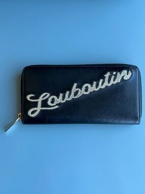 🖤🖤 Christian Louboutin Panettone Gold Logo Zippy Wallet, Black, RARE! 😍🖤🖤